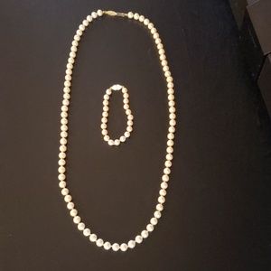 Faux Vintage Pearl Necklace and Bracelet